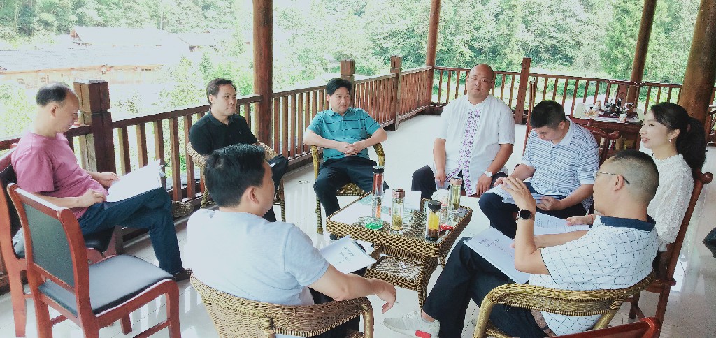省專家團隊赴鶴峰縣調研郵政惠農合作項目，助力初級農產品上行